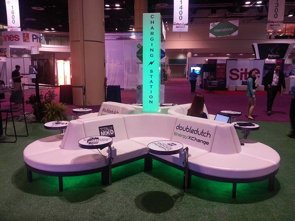 Interactive Elements in Corporate Events: The Role of Charging Station Rentals